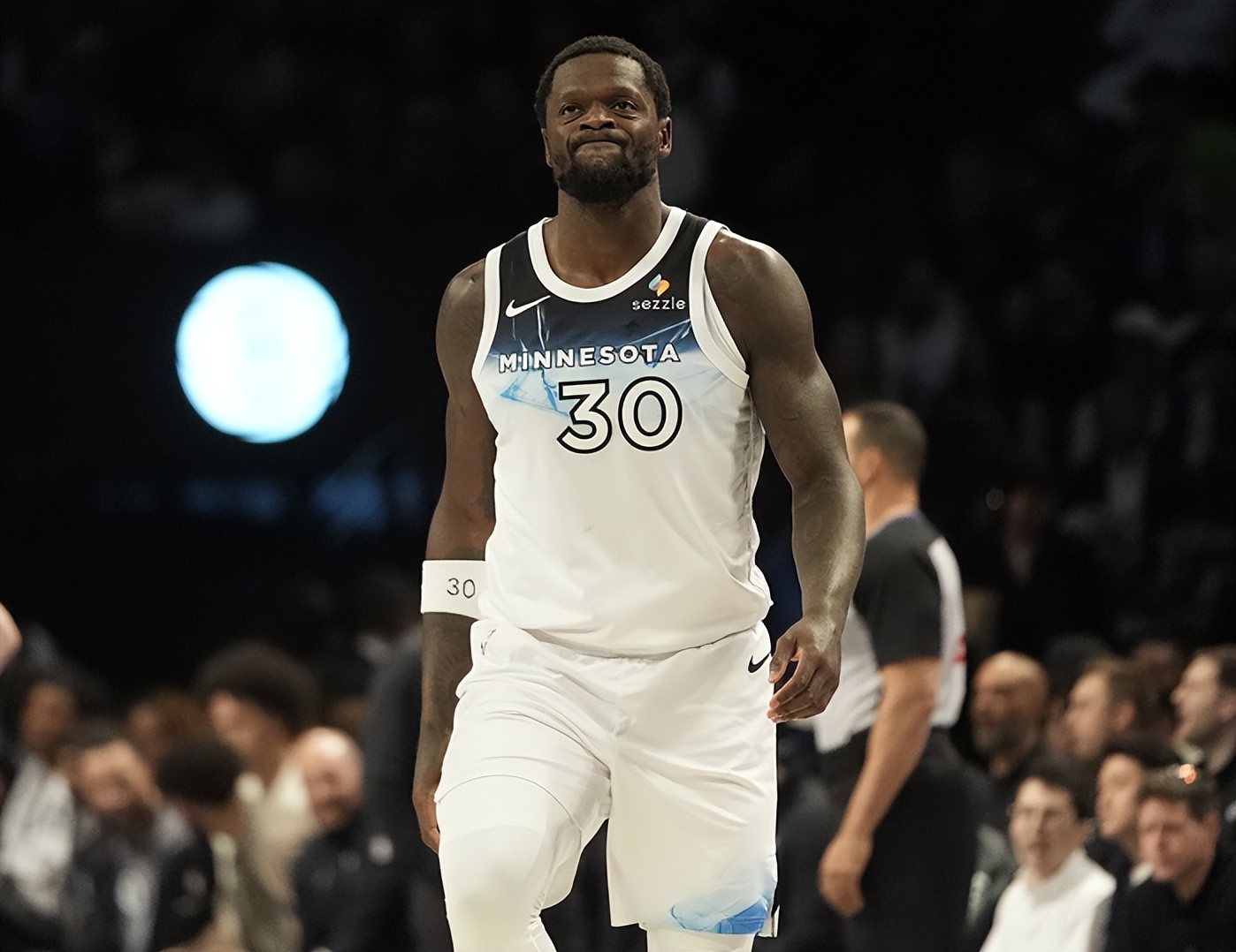 关于赛地聚焦：NBA季后赛加时末段热度飙升，金州勇士更衣室发声，底气十足，轮换策略成焦点的信息